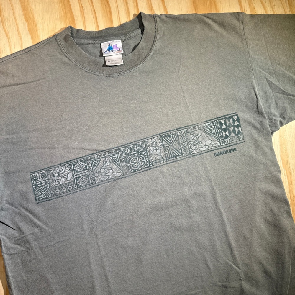 Disneyland Resort Men's Mickey Mouse Geometric Border Grey Graphic Tee Size XL